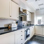 Centrally-Located Flat In Stunning Period Building